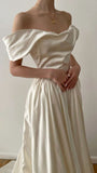 Simple white satin Bridal dress white Wedding dress With Ruffles HZ1024