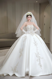 Dreamy Ball Gown Strapless Satin Applique With Veil Gloves Long Wedding Dresses HZ1024