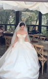 Elegant Ball Gown Strapless Satin With Veil Long Wedding Dresses HZ1024
