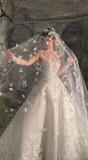 Pretty Ball Gown Strapless Tulle Lace Sequin With Veil Long Wedding Dresses HZ1024