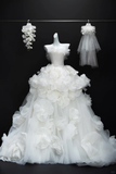 Unique Ball Gown Strapless Satin Tulle Flower Applique With Veil Long Wedding Dresses HZ1024