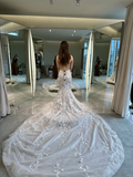 Elegant Mermaid Strapless Tulle Lace Applique Long Wedding Dresses HZ1024